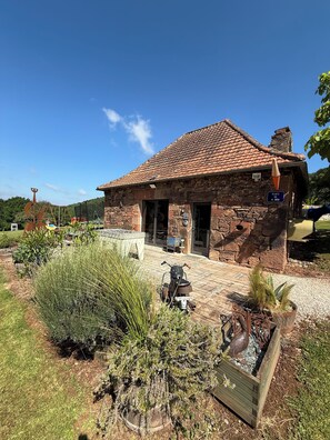 Exterior - Top-of-the-range large-capacity gîte (Meyssac)