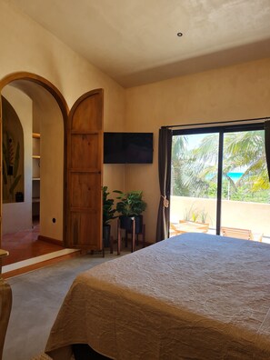 Deluxe Room, Balcony, Beach View (ROMANCE)