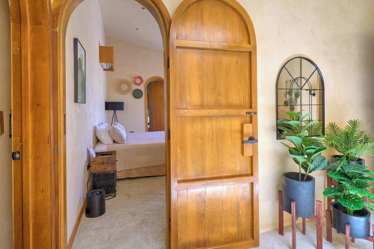 Deluxe Room, Balcony, Beach View (ROMANCE) | In-room safe, WiFi (free)