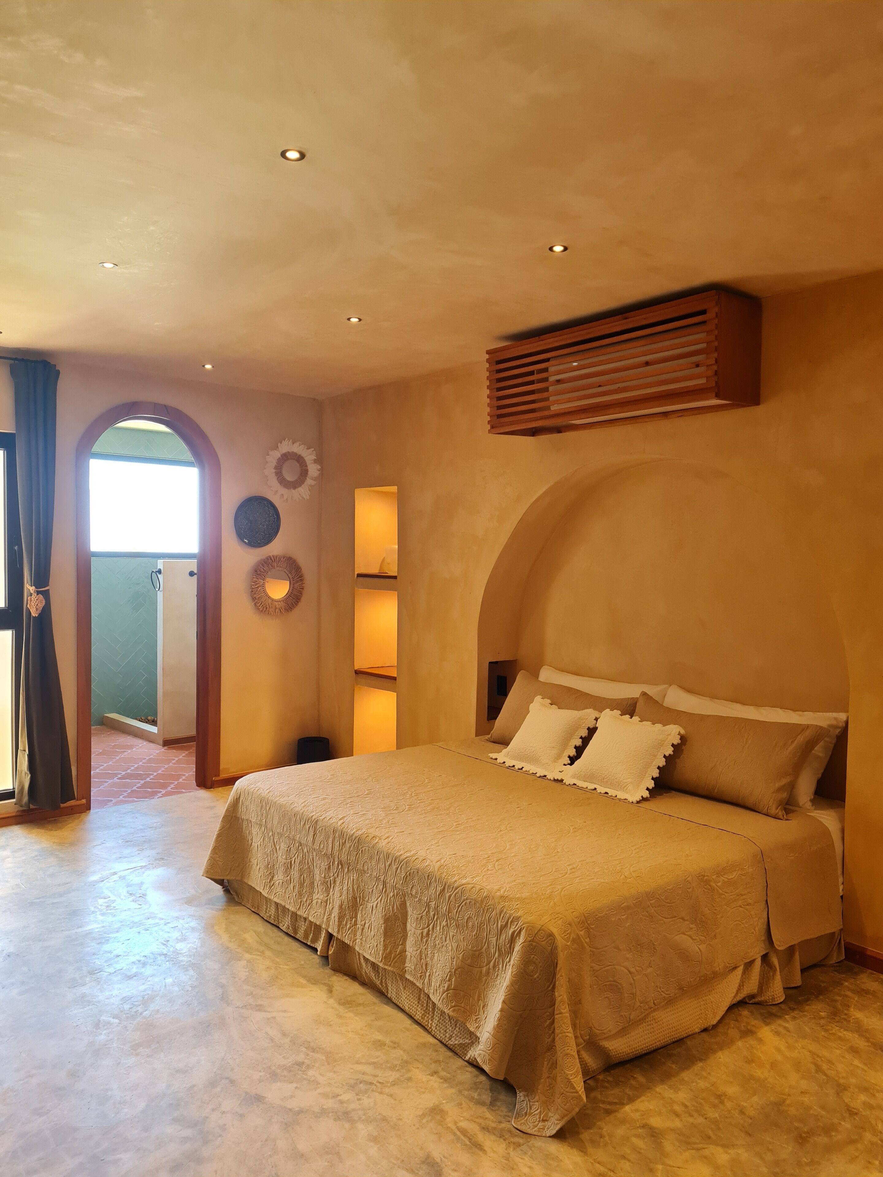 Kahden hengen perhehuone (yksi tai kaksi sänkyä), näköala puutarhaan (COVE)