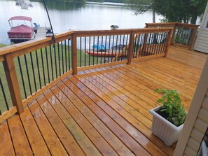 Property grounds - Executive 3 bedroom Cottage on private 30 Island Lake perfect for World Cup Fans (Godfrey)