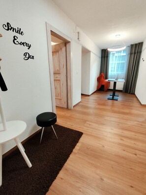 Habitación cuádruple, 1 cama matrimonial y sofá cama