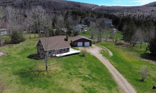 Bayview Hideaway is a 2 Story Home With Lots of Privacy
