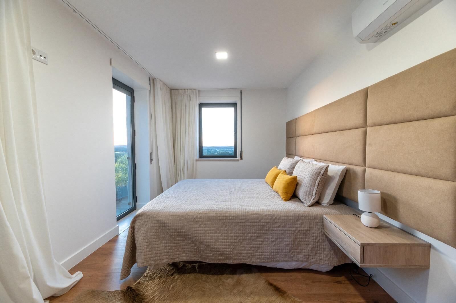 3 bedrooms, WiFi (free), bed sheets