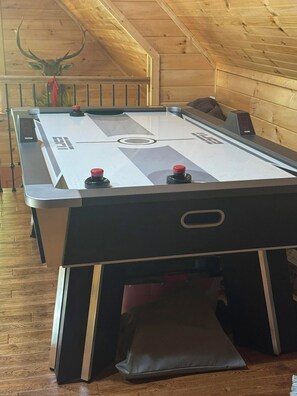 Spielezimmer
