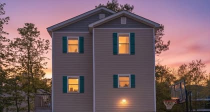 3BR beach house in Colington Harbour, minutes to beach & sound views.