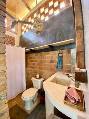 Dusche, Handtücher, Seife, Toilettenpapier
