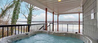 River Front w/ dreamy views - Hot Tub