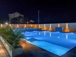 Piscine extérieure, piscine chauffée
