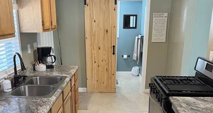 1-bedroom house in charming Newton