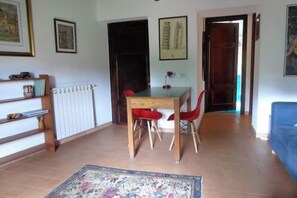 Interior - Capobianco Tower House (Lazio)
