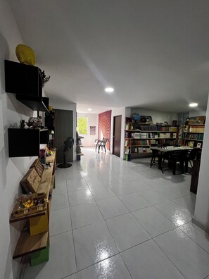 Interni