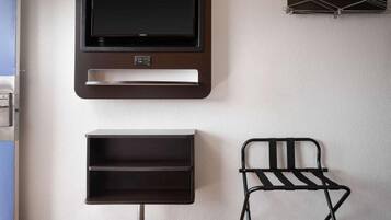 Kamar Basic, pemandangan gunung | Interior