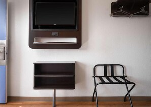 Habitación básica, vista a la montaña | Interior