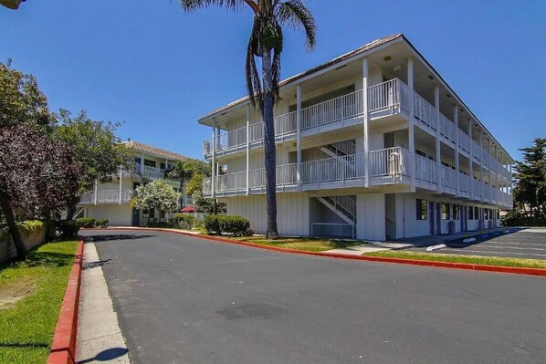 Exterior - Vagabond Inn - Carpinteria North (Carpinteria)