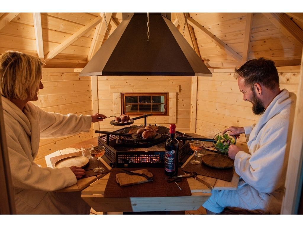 Luxury Cabin, Hot Tub, Garden View (lodge Valhalla) | Dining