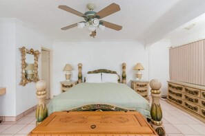 3 bedrooms, WiFi, bed sheets - Comfortable Beachfront Condo Las Olas II 1 (Puerto Peñasco)