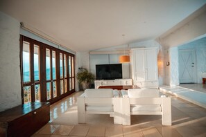 Living area - CASA PIEDRA, Luxury Private Villa Acapulco | Pool+ Chef+ Staff (Acapulco de Juárez)
