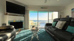 TV - Cozy & Colorful Beachfront Condo Las Olas I 28 (Puerto Peñasco)