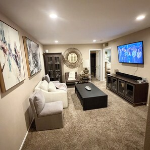 Smart TV - 2 BEDROOM CONDO LUXURY RESORT PARADISE VALLEY/SCOTTSDALE 5 POOLS ON GOLF COURSE (Phoenix)