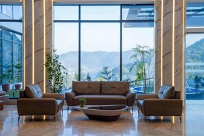 Lobby - Best Western Plus Godawari Resort (Godāvari)