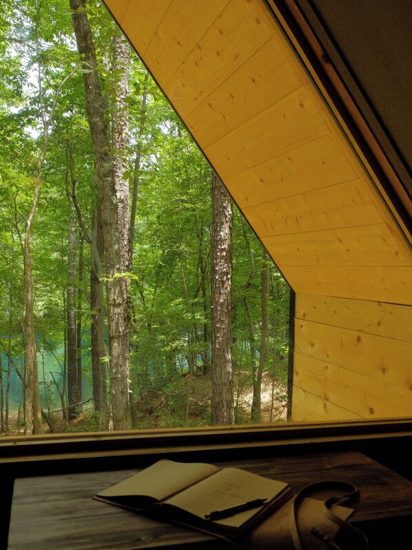 Cabaña Deluxe, vistas al lago | Interior