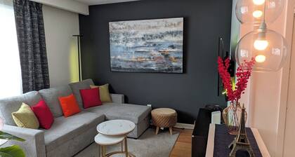 Private Room (#1) Near Don Mills Subway, Fairview Mall & Seneca Newham Campus