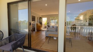 Interior - The Bach - 49 Elizabeth Crescent (Carrickalinga)