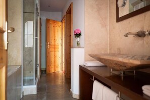 普通套房, 陽台, 花園景觀 | 浴室