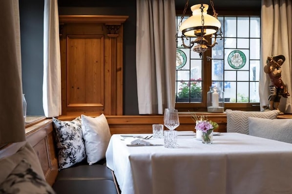 Dining - Romantik Landhotel 3Kronen (Adelsdorf)