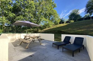 Outdoor dining - LE XILOTIK - Peaceful apartment in Espelette (ESPELETTE)