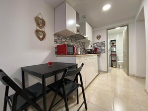 Fridge, microwave, stovetop, coffee/tea maker - Aitzina Studio - Downtown (CAMBO LES BAINS)