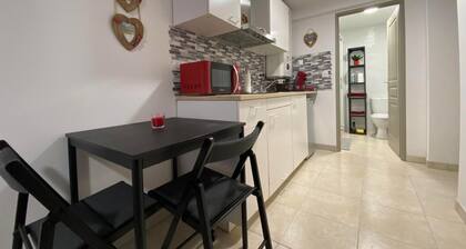 Aitzina Studio - Downtown