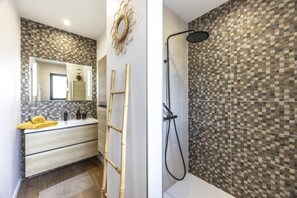 Shower, hair dryer, towels - La Petite Californie - Villa with pool (ANGLET)