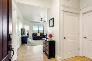 Interior - Updated Villa at Hollows - Lake Views / 4 Pools (Jonestown)