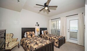 Room - UNIT 1225 - 1/1 on Lake Travis with Lake View (Lago Vista)
