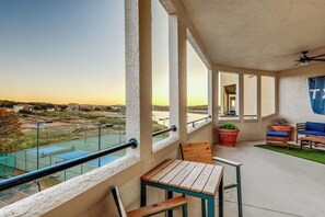 Property grounds - Villa 3113 - 2 Bed / 2 Bath - All Amenities (Lago Vista)