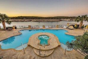 Indoor pool, a heated pool - Villa 3113 - 2 Bed / 2 Bath - All Amenities (Lago Vista)