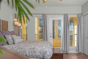 1 bedroom, desk, iron/ironing board, travel cot - Villa 1104 - Great Lake View with a king bed (Lago Vista)