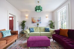 Living area - 5-Bed Period Home Opposite Kingsholm Stadium (Gloucester)