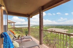 Property grounds - Home in The Hollows, Panoramic View, All Amenities (Jonestown)