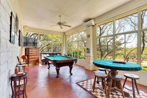 Games room - Escalon Ranch - A 65-Acre Hill Country Estate near Lake Travis (Lago Vista)