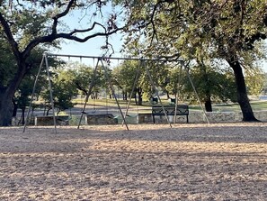 Children's area - On Lake Time - Point Venture - All Amenities (Point Venture)