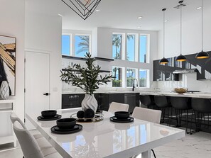 Dining - Luxury Palm Springs Compound with Pool & Spa (Palm Springs)