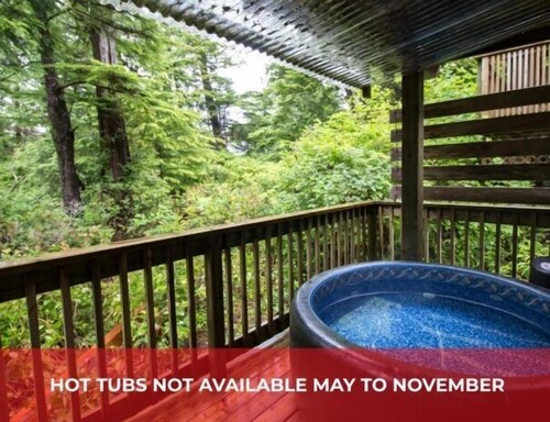 1 Bedroom B - Cozy Cottage with Forest View and Seasonal Hot Tub/Walking Distance to Beaches