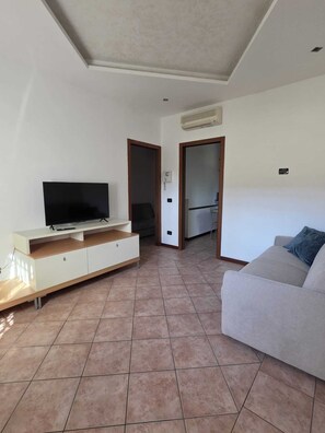 Living area - Vrbo Property (Verona)
