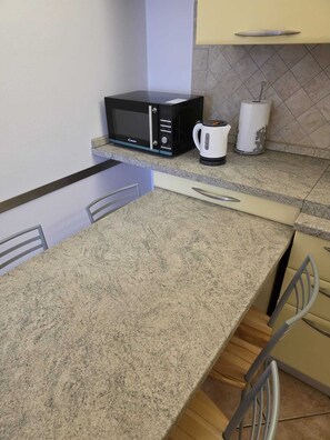 Private kitchen - Vrbo Property (Verona)