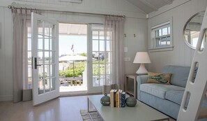 Living area - 1 Bedroom, 1 bathroom (Nantucket)