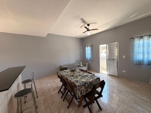 Eenvoudig appartement | Dineren