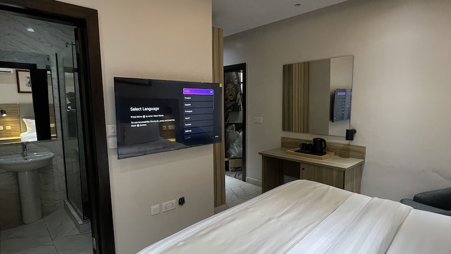 Ringruby Hotel Oladipo Bateye